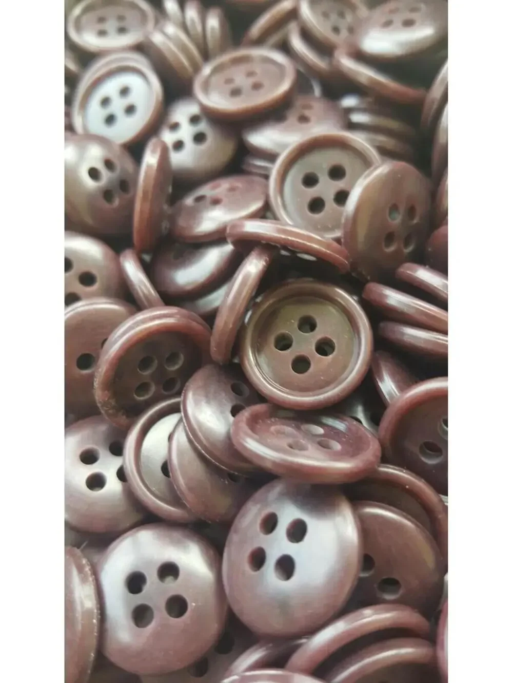 Burgundy Bliss, 4 Hole Sewing/Crafts Buttons 15mm - 24 Pieces (062)